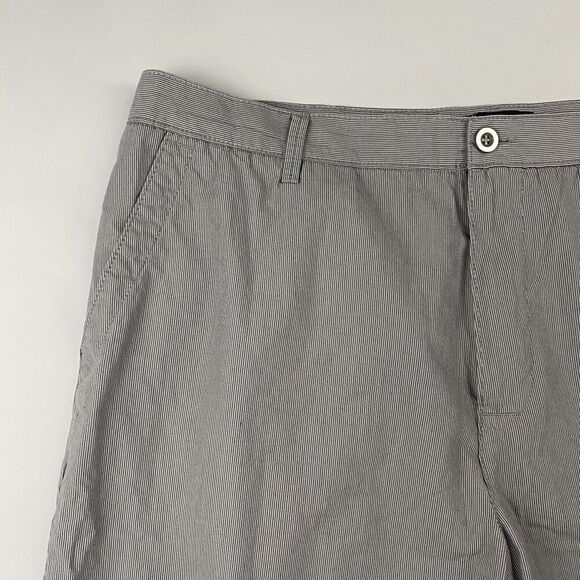 Apt. 9 Gray Striped Chino Shorts Active Waistband Sz 40 Flat Front 11" Inseam - Picture 3 of 7